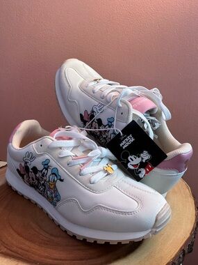 🌙✨🏷️ Disney Mickey Mouse Sneakers Pink & White Gold Accents Size 8
